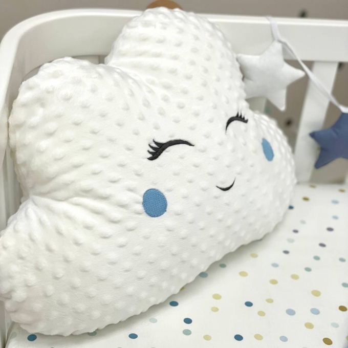 Pernuta decorativa pentru patut bebe Norisor alb-albastru